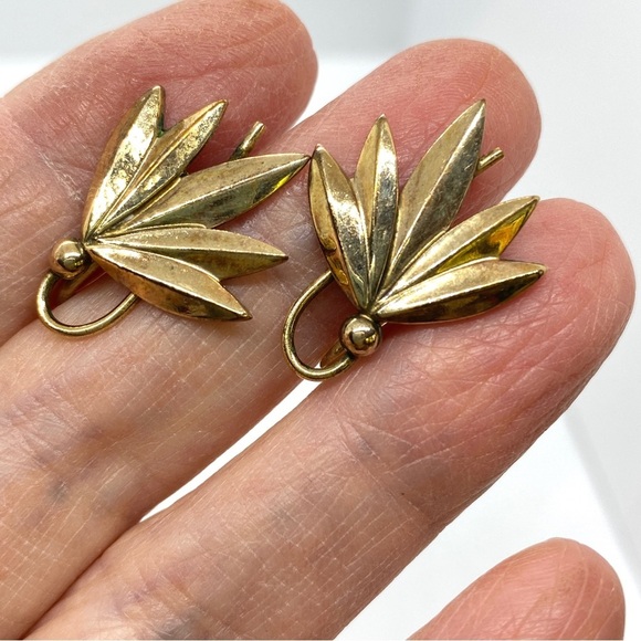 Vintage Leaf Screw-Back Earrings 1/20 12K GF - Picture 4 of 7